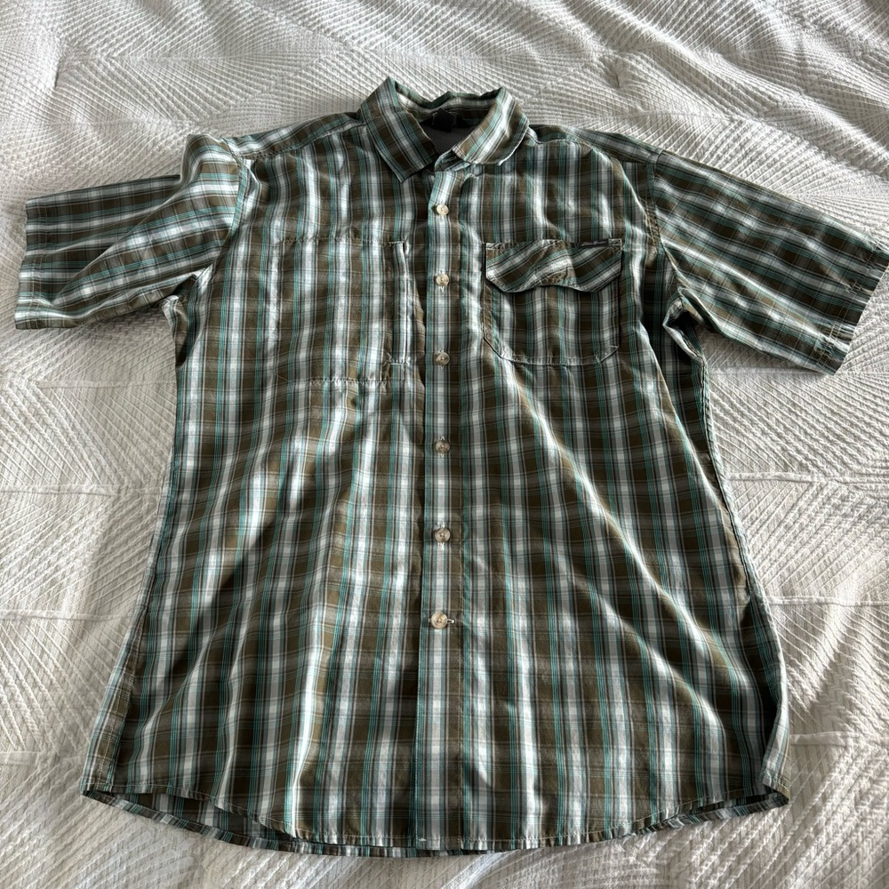 Men’s Eddie Bauer Short Sleeve Button Up